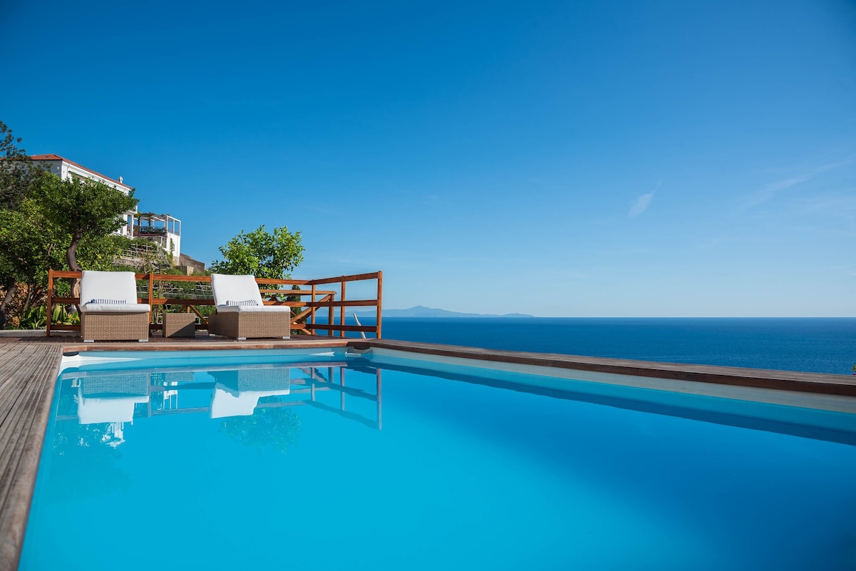 Costanza别墅、泳池和按摩浴缸，可欣赏美景