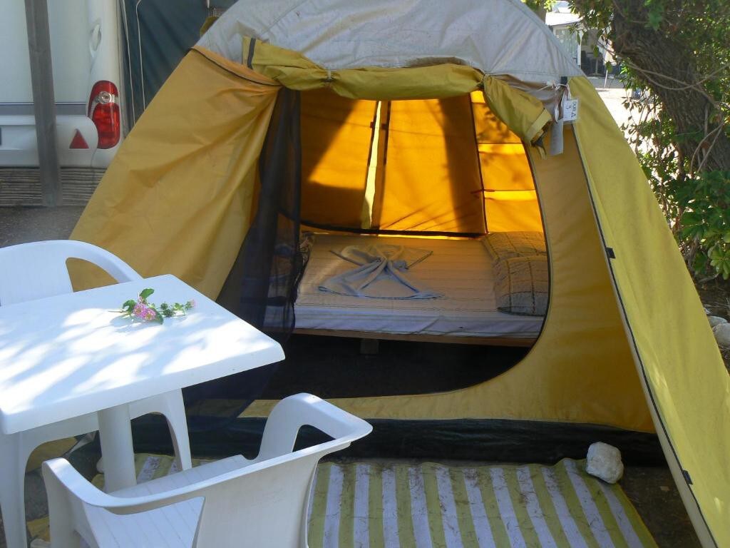 Camping Elizabeth - Furnished igloo tent