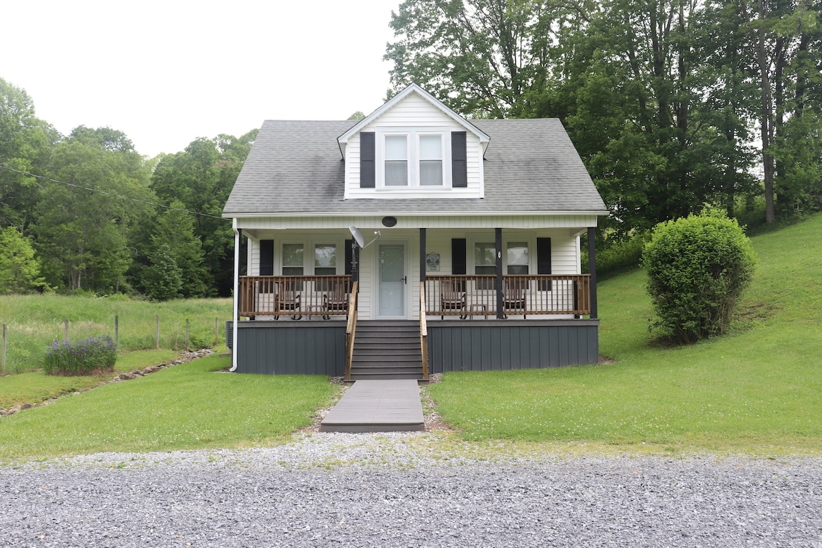 Ashley 's Abode-Damascus 3Br, 2 Ba Cozy Farmhouse