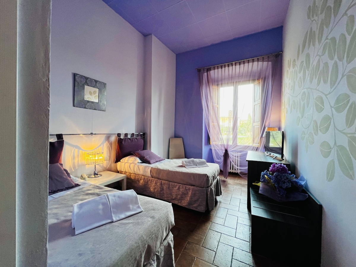 Family Room Hotel Palazzo Renieri near Siena