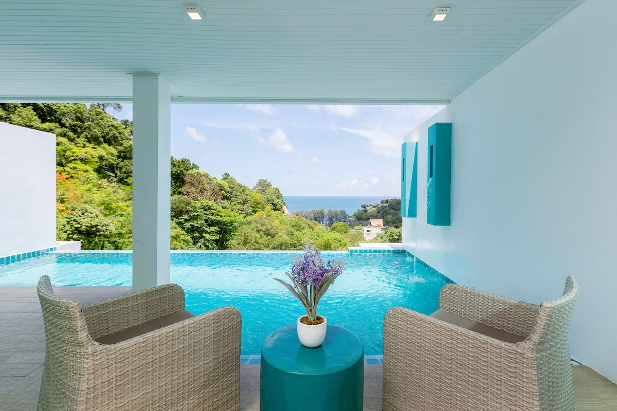 Grand Seaview Pool Suite;