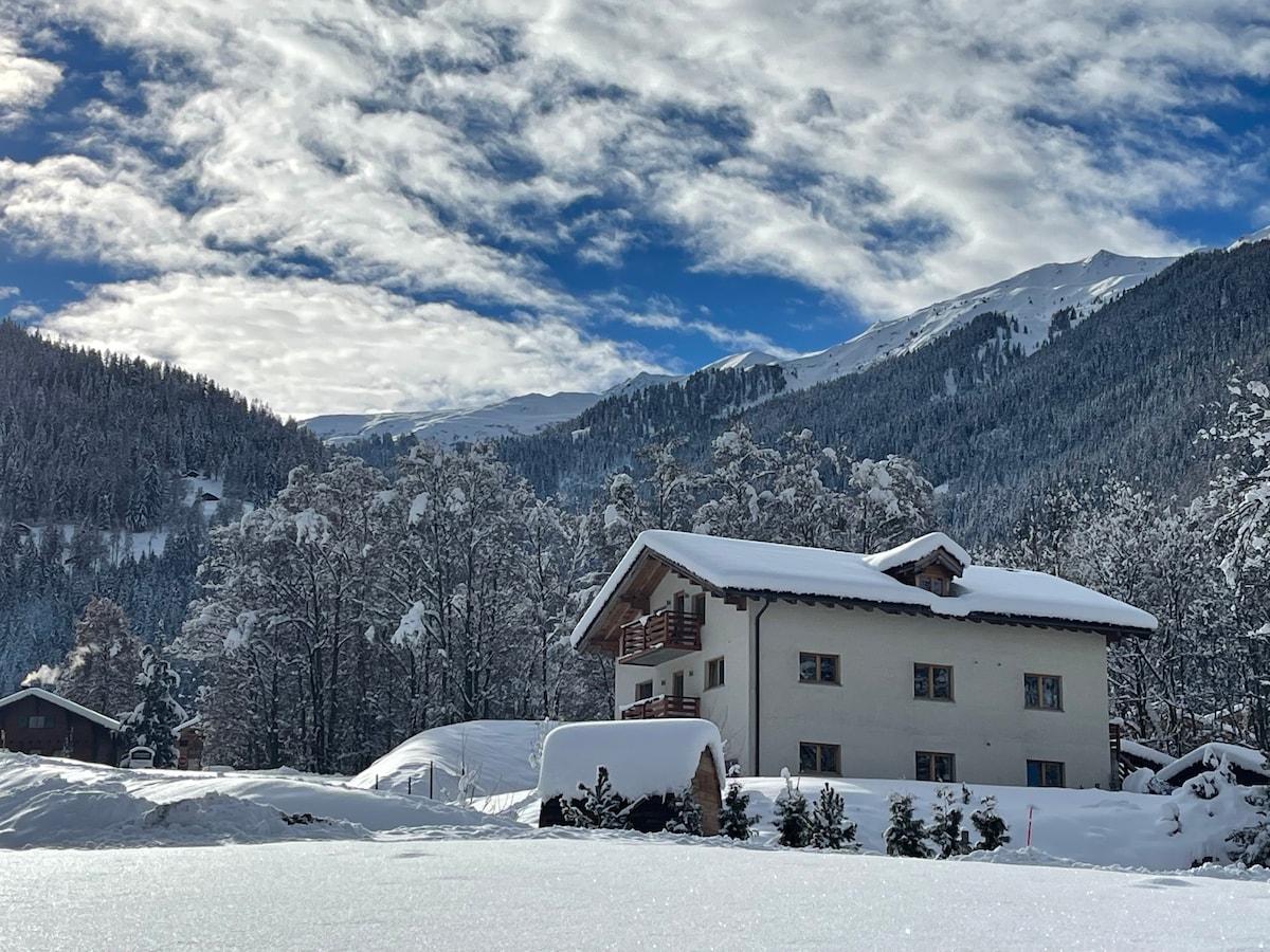 韦尔比耶谷滑雪和自行车小屋，可睡8人