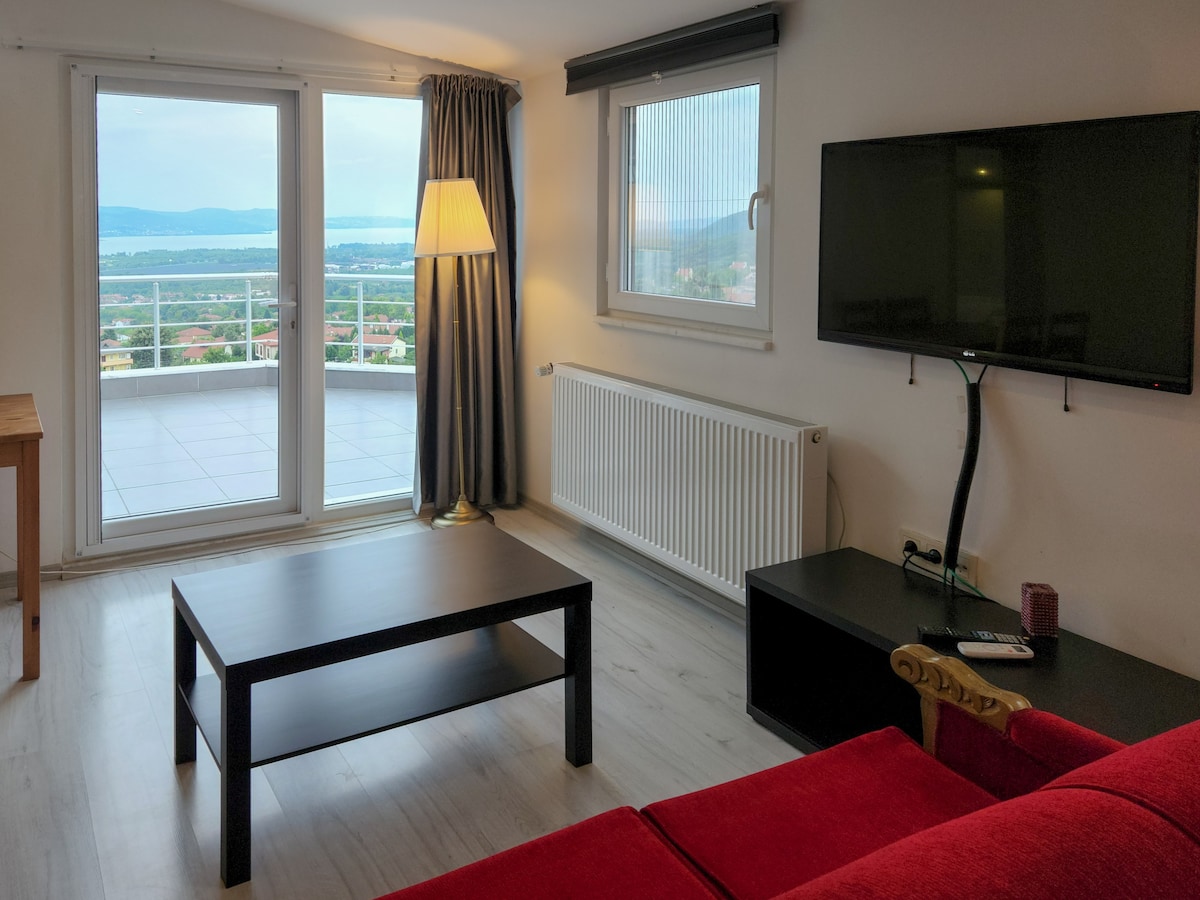 Yaylı Apart - Penthouse Apartment with lake view