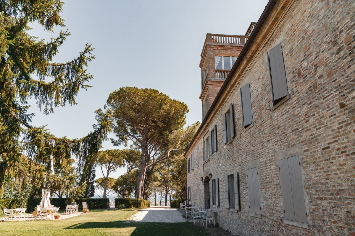 Con soppalco, in un casale storico in collina