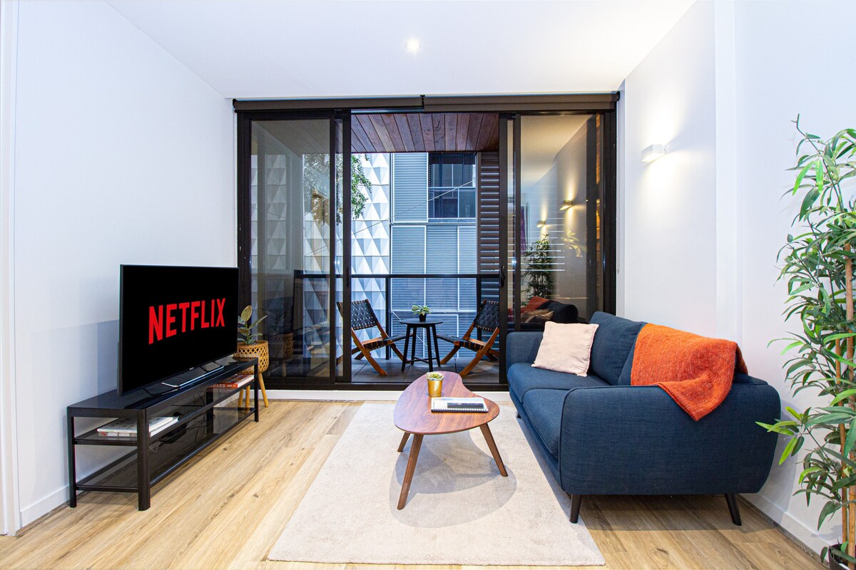 美丽的公寓+办公空间+ Netflix + NBN无线网络