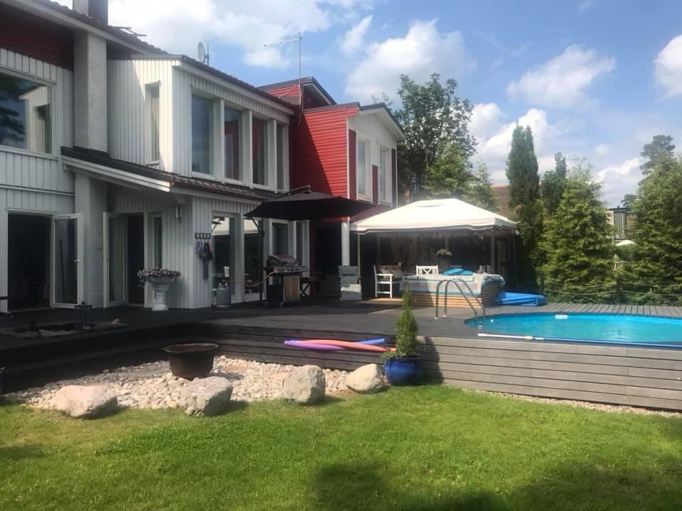 House with the pool and jacuzzi for 6 persons