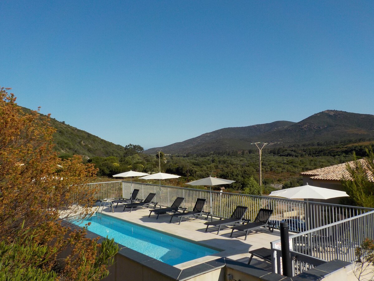 Gite 4 pers piscine clim wifi rivière 1 min