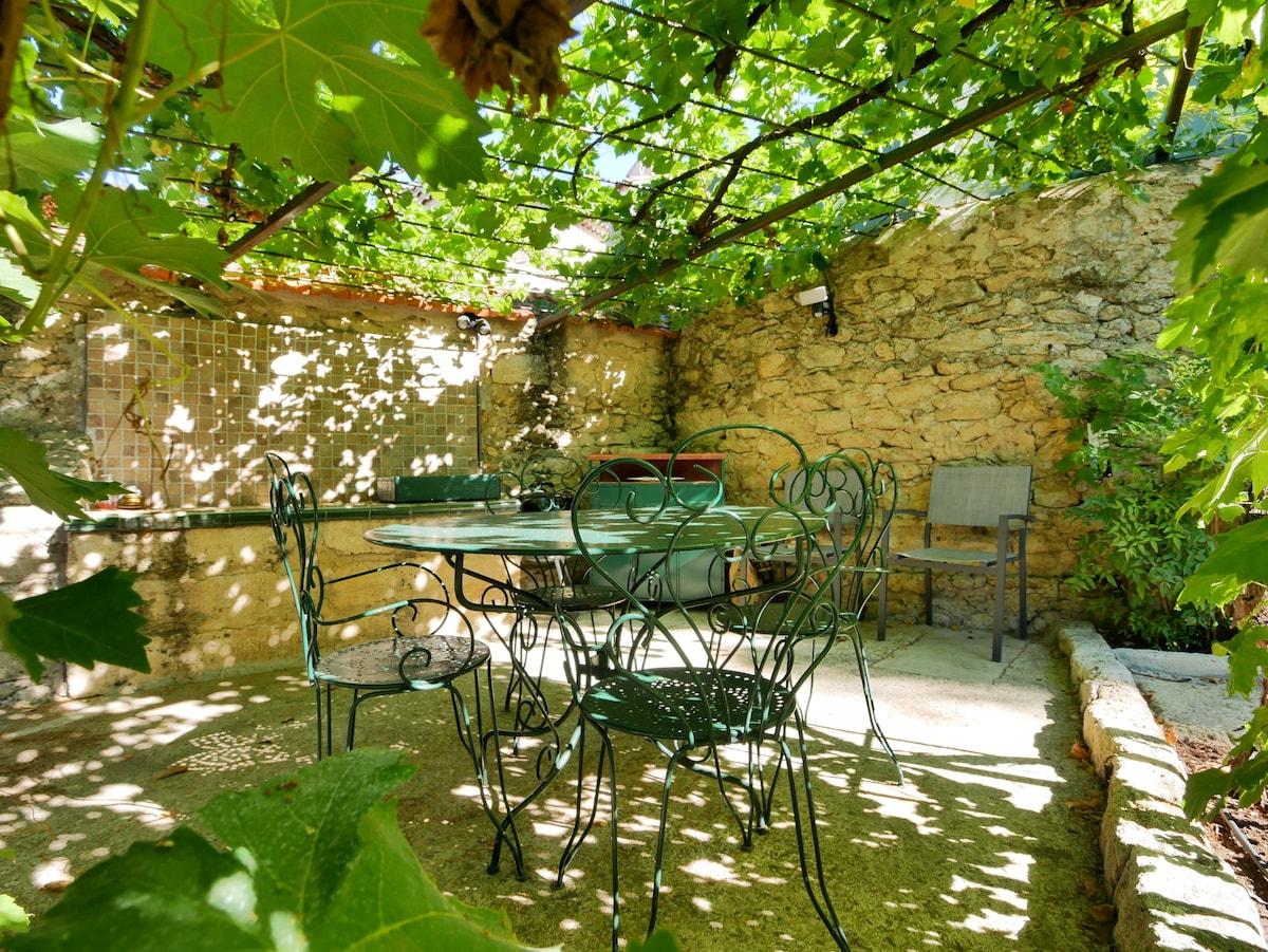 带花园的空调迷人小屋「la cabane」