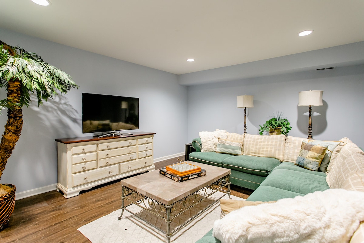 Private Queen Bedroom and Bath