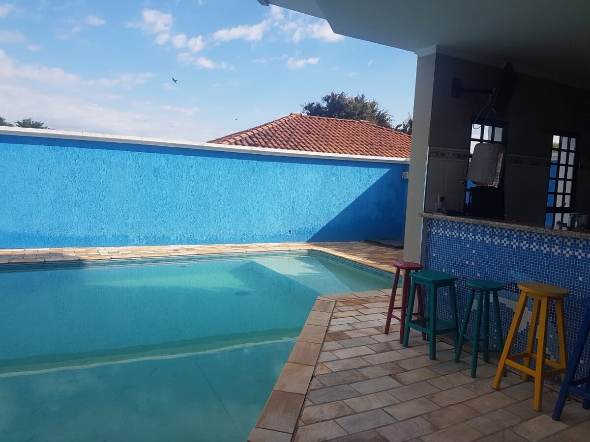 Casa Linda, confortável  piscina grande e aquecida
