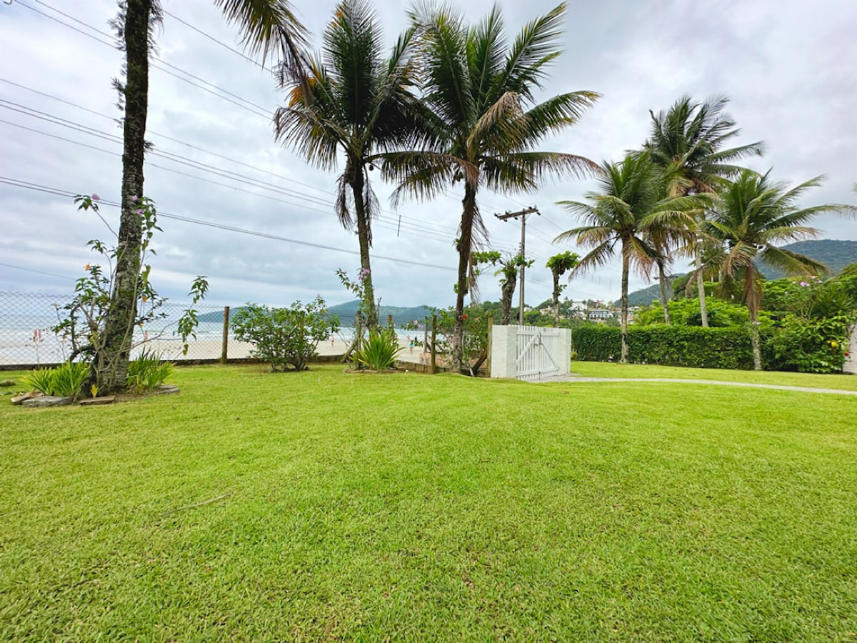 Casa Pé na Areia Praia da Enseada Ubatuba