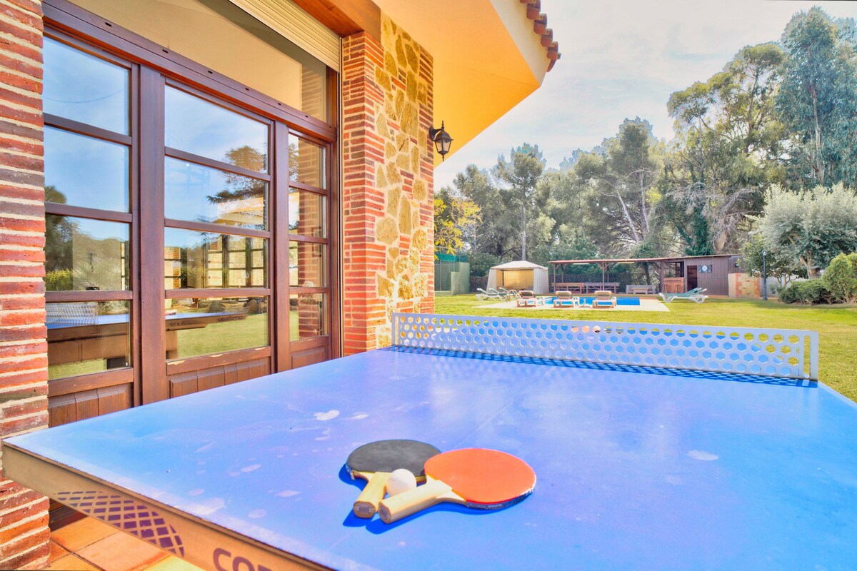 house with pool,Paddle Tennis court,billiard,16ppl
