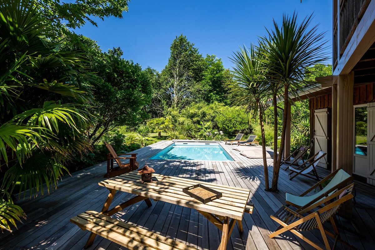 Villa bois de charme + piscine accès direct forêt