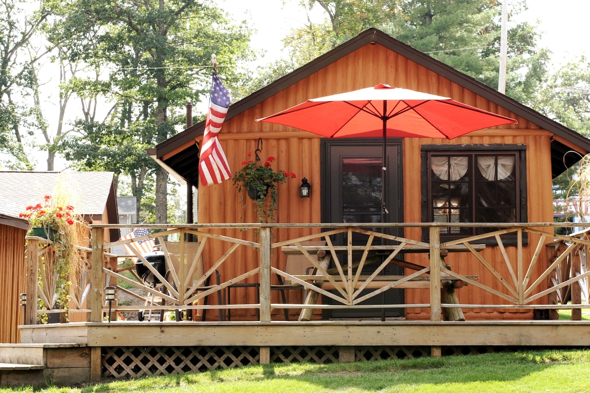 Clear Lake Resort - Lake Front Log Cabin 4!