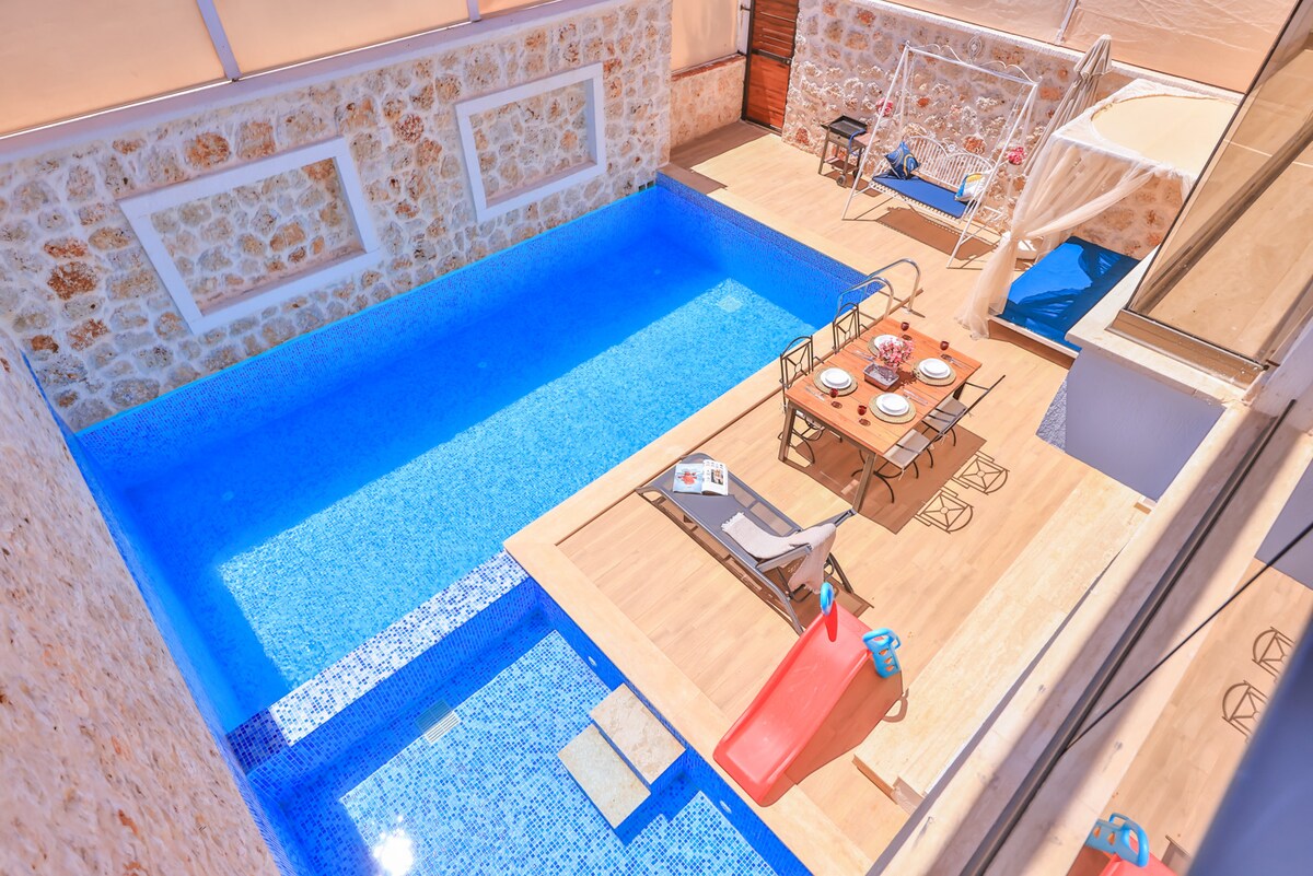 O1 Villa With Private Pool. Konaklamasepeti com