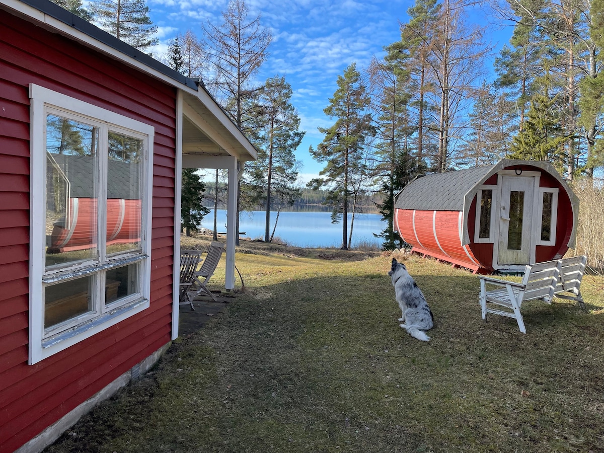 Hyggelig hytte i Småland. Direkte ned til Gösjön.