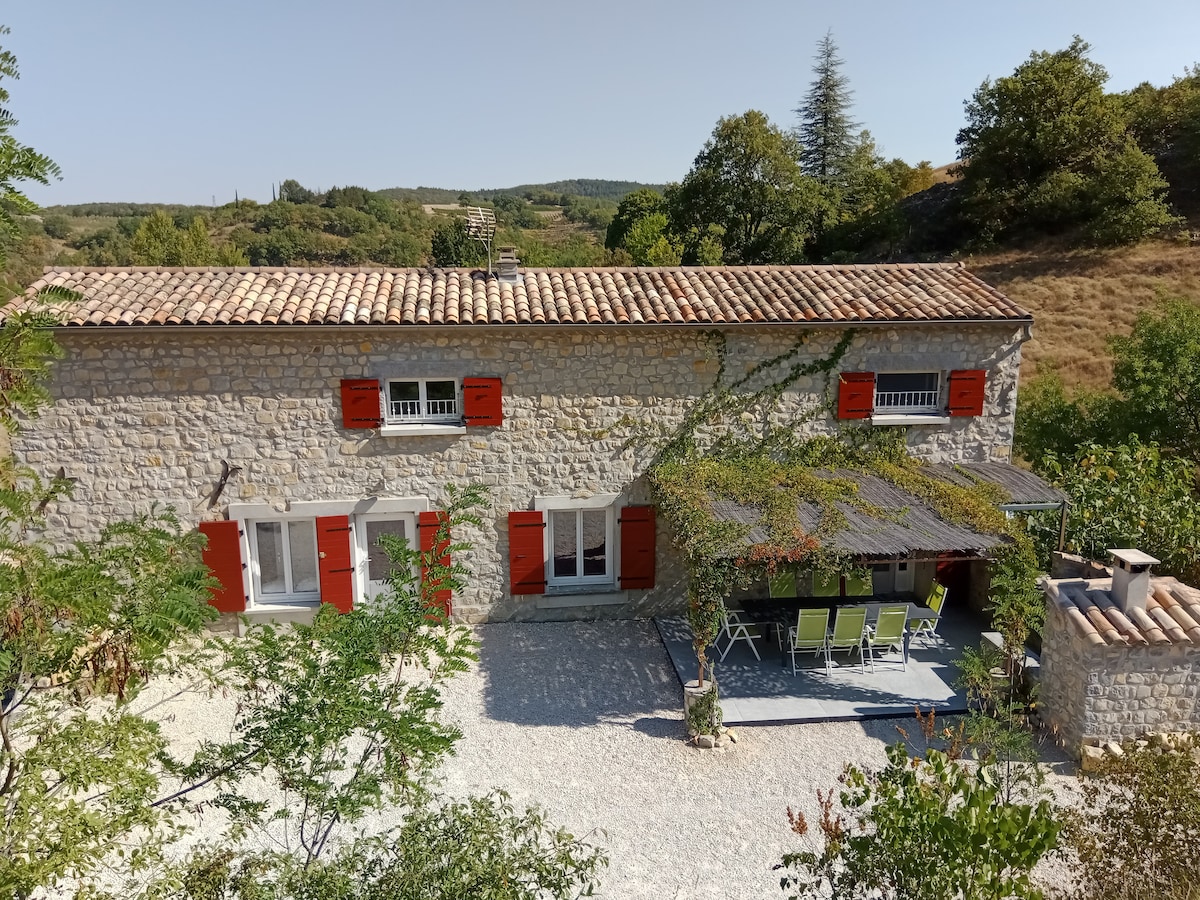 Maison au calme avec piscine