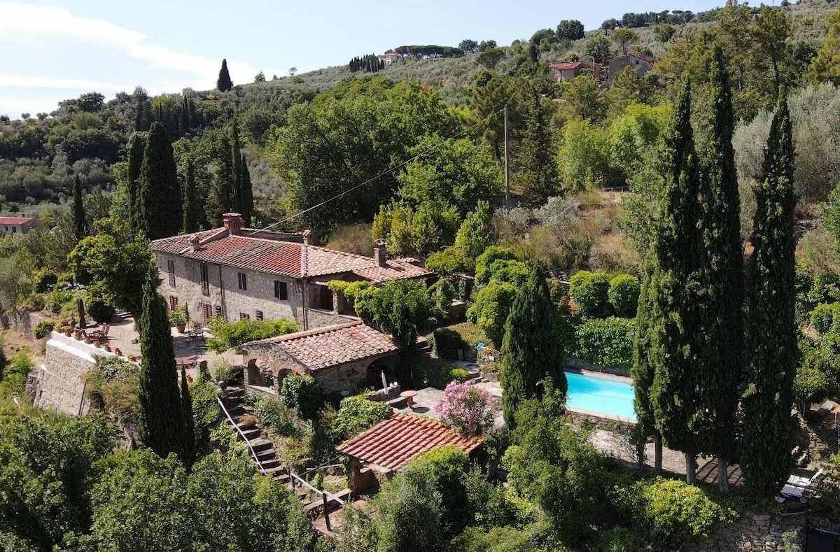 别墅靠近佛罗伦萨迷人景观私人泳池