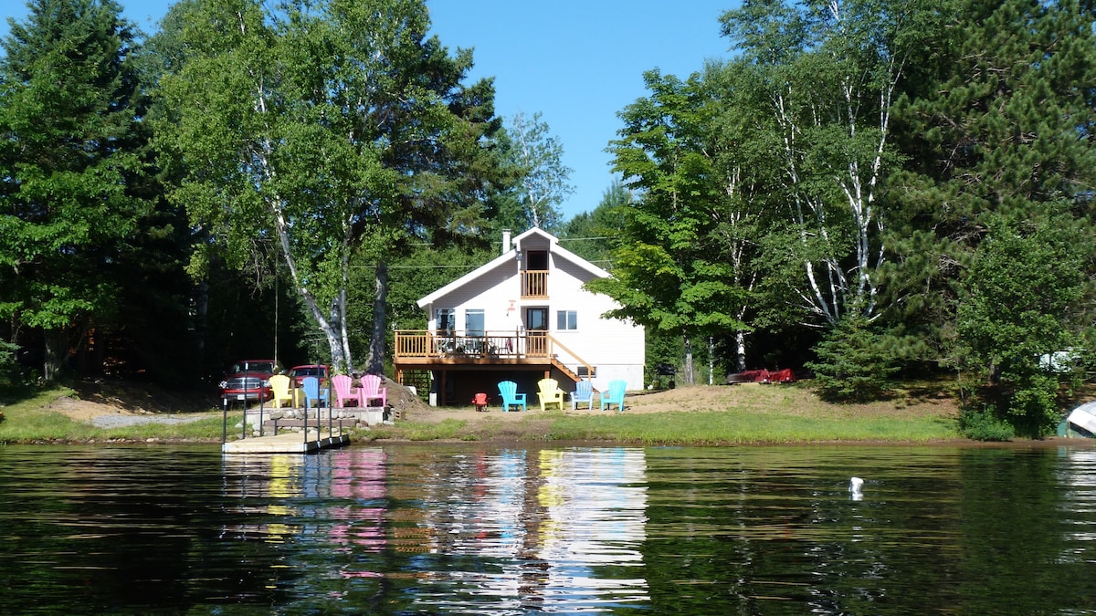 Benoir Lake North Waterfront Cottage