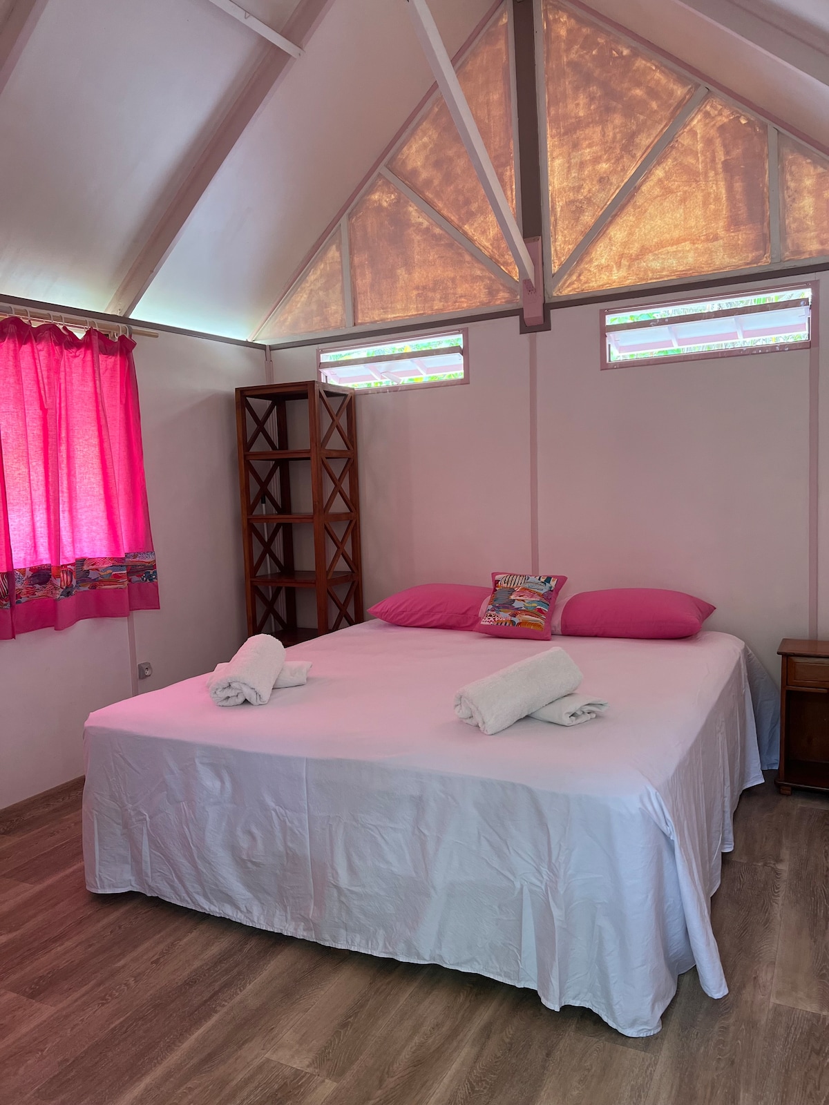 La petite chambre rose à temae beach