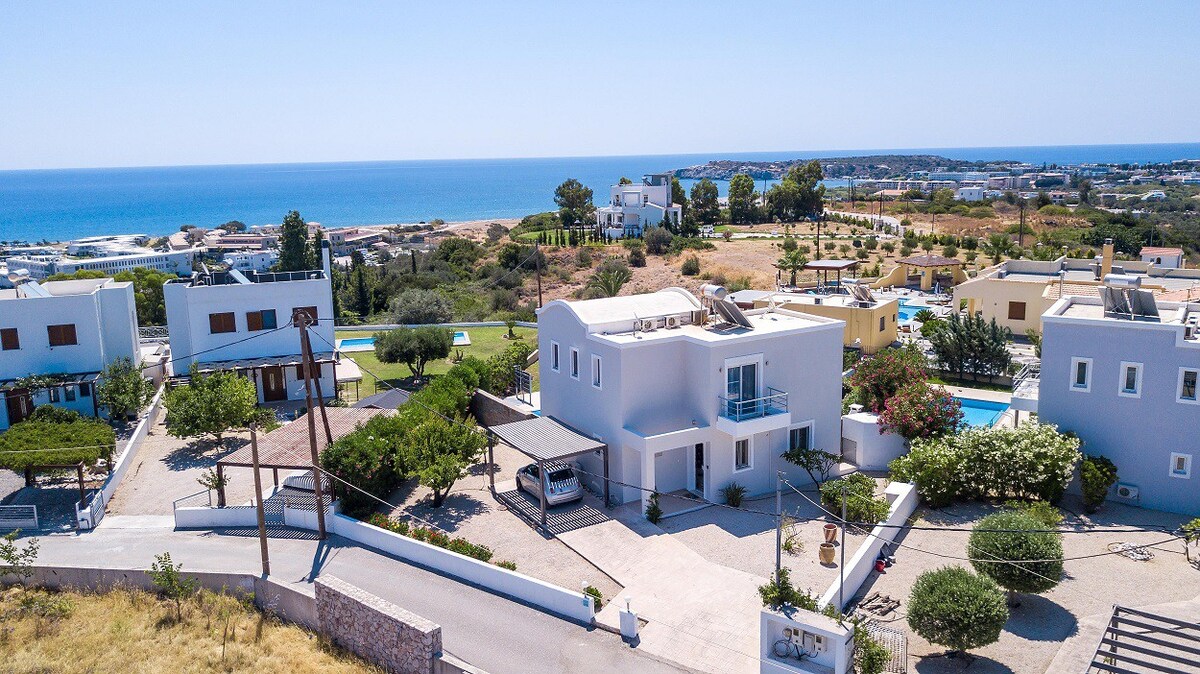Villa Petalutha with Private Pool & Sea Views