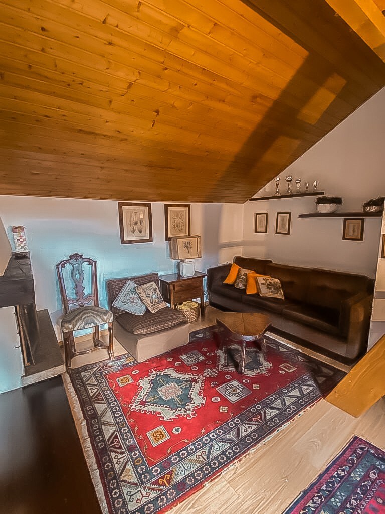 Charming accommodation overlooking the ski slopes