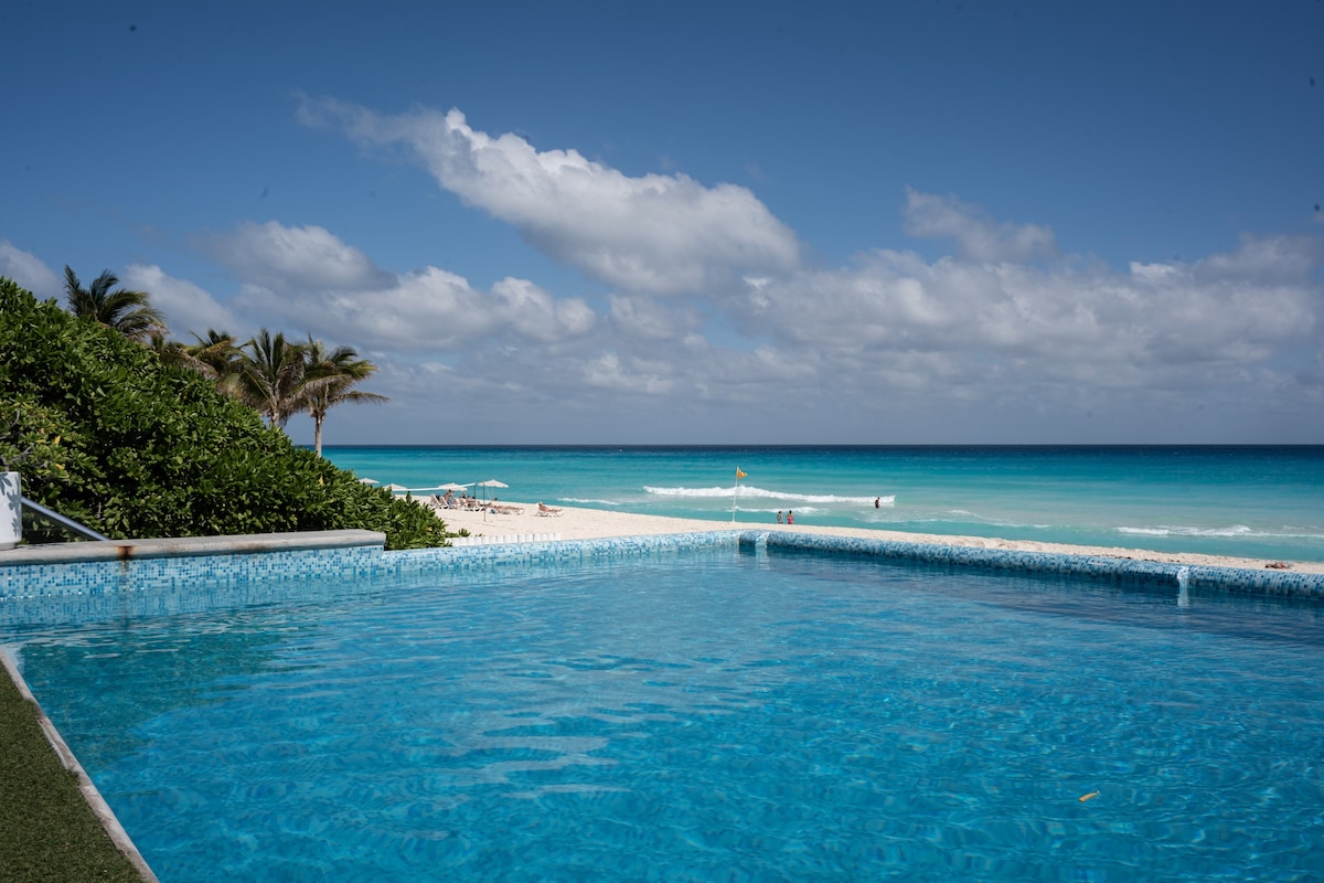 Luxurious Cancun Home with Private Pool & Beach