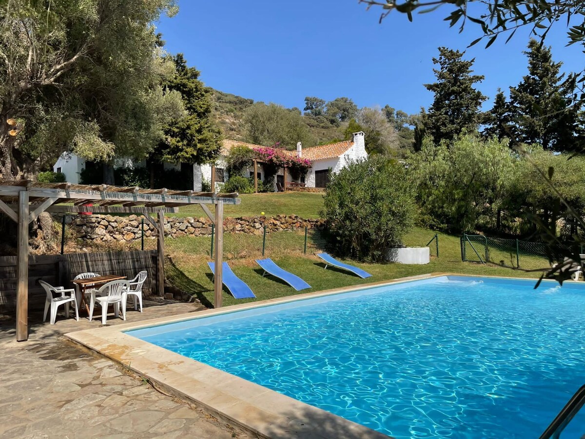 La Peña, rustic charming home with pool, Tarifa