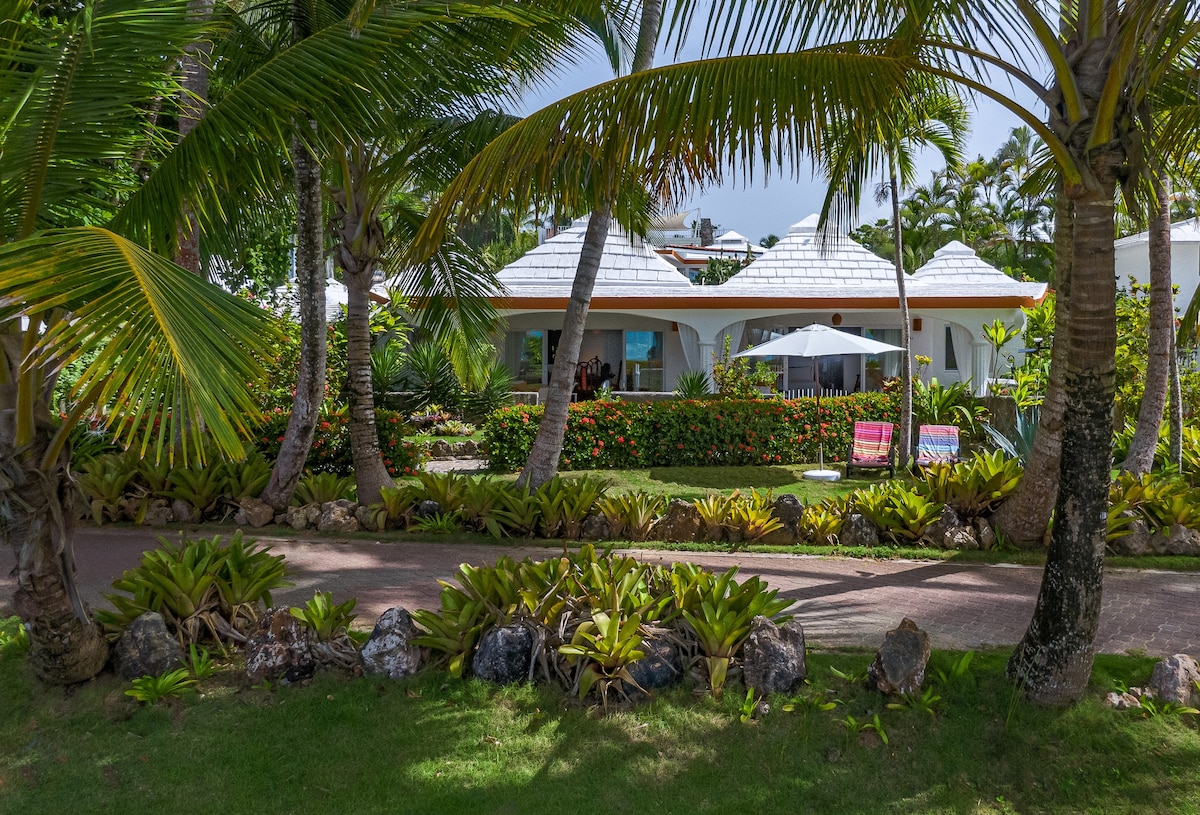 Playa Bonita Beach Houses - truly on the beach!