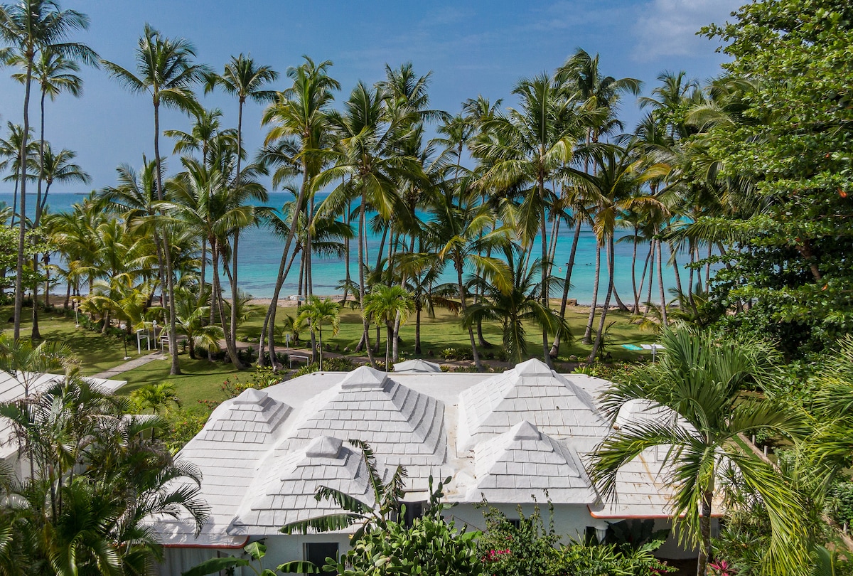 Playa Bonita Beach Houses - truly on the beach!