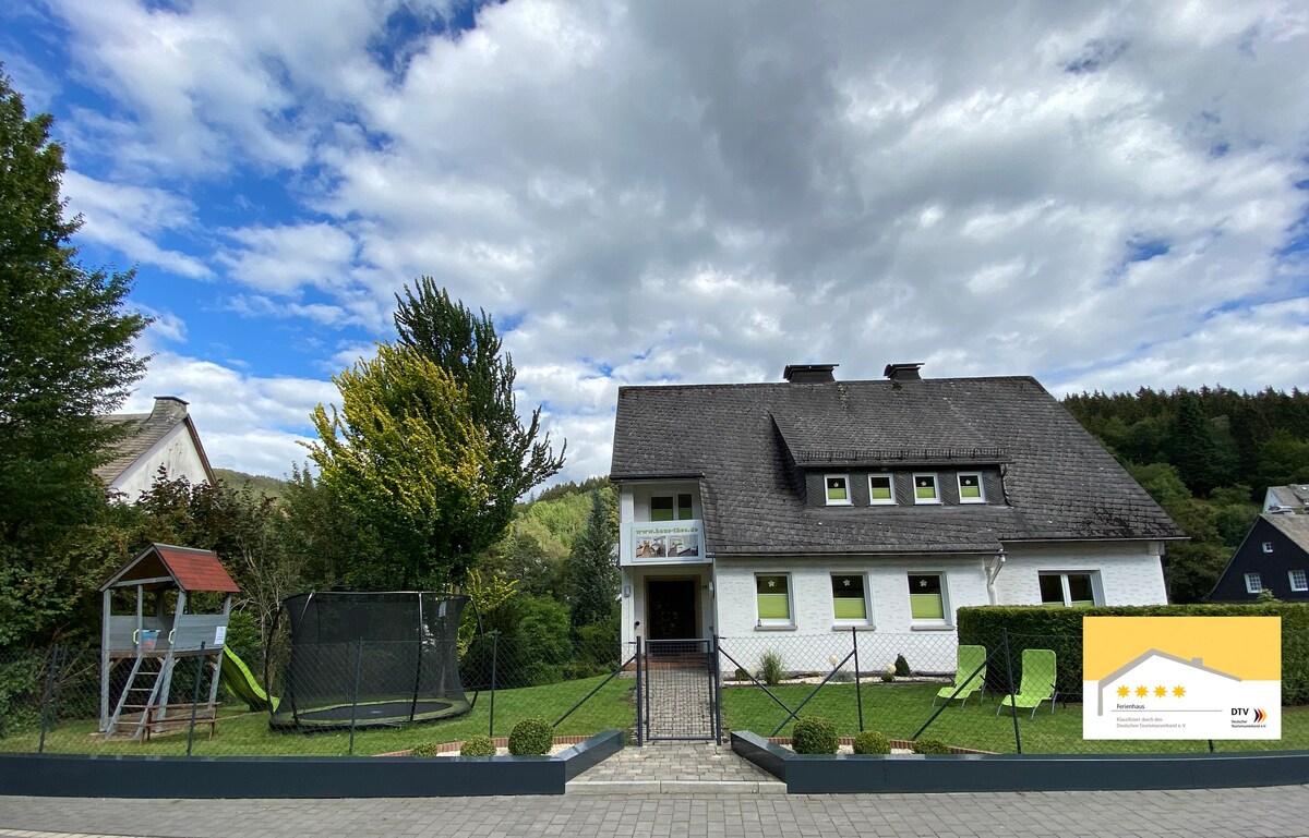 Haus Theo-Wohnung im 1. OG
(Garten mitnutzbar)