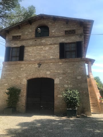 蒙特里久尼(Monteriggioni)的民宿