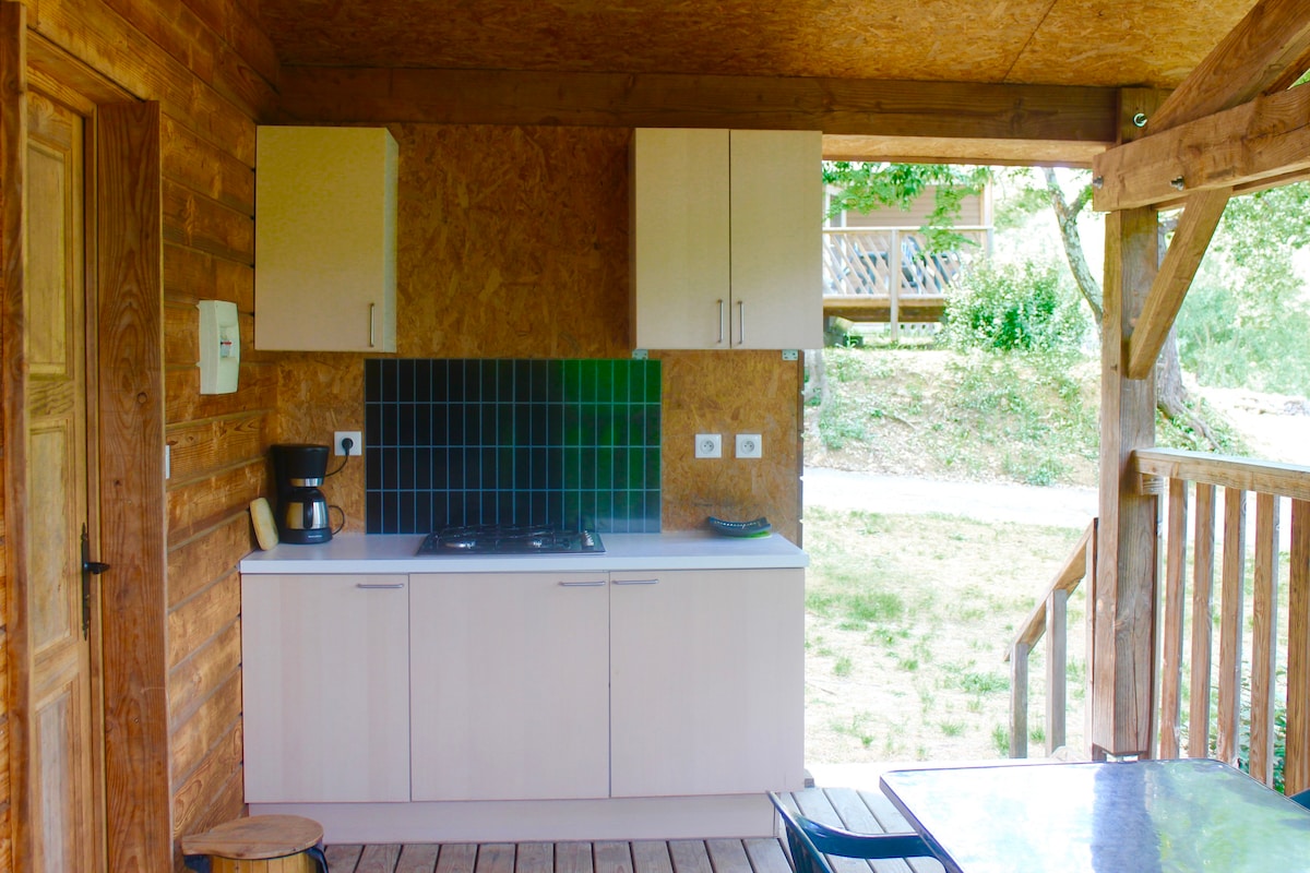 cabane dans camping nature