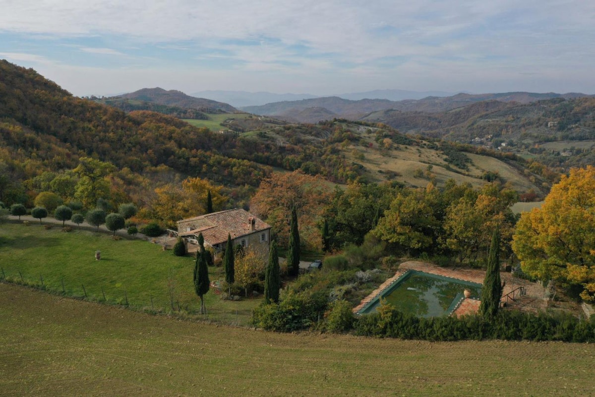 可欣赏壮丽景色的农舍+大型私人泳池
