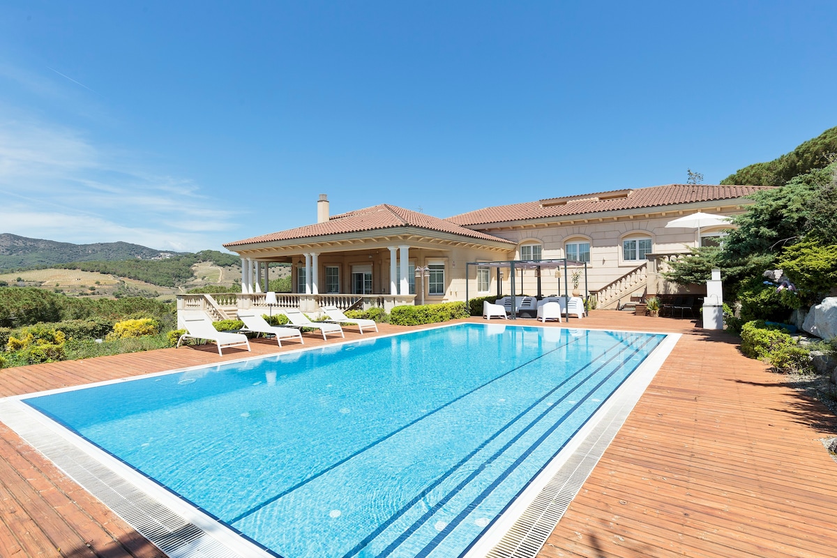 Olala Luxury Seaview Villa | 5000m2 garden