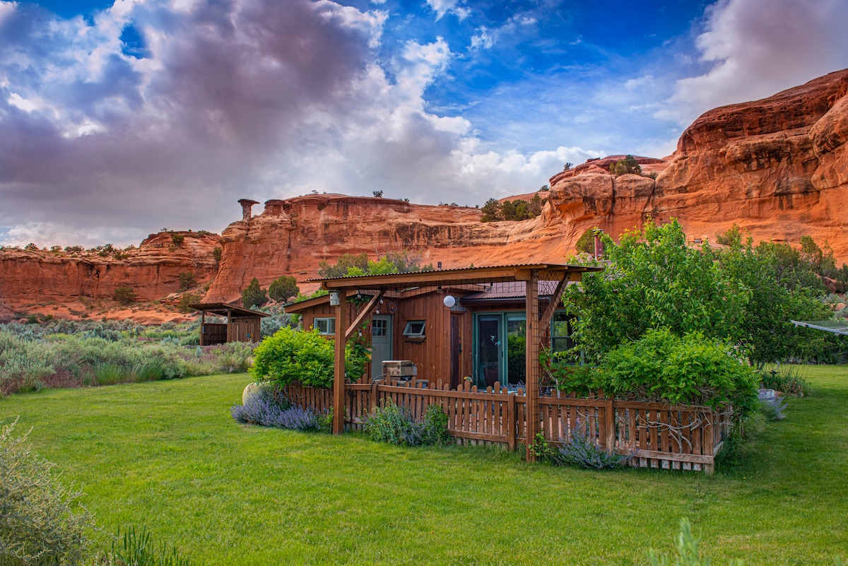 Canyon Hideout Cabin