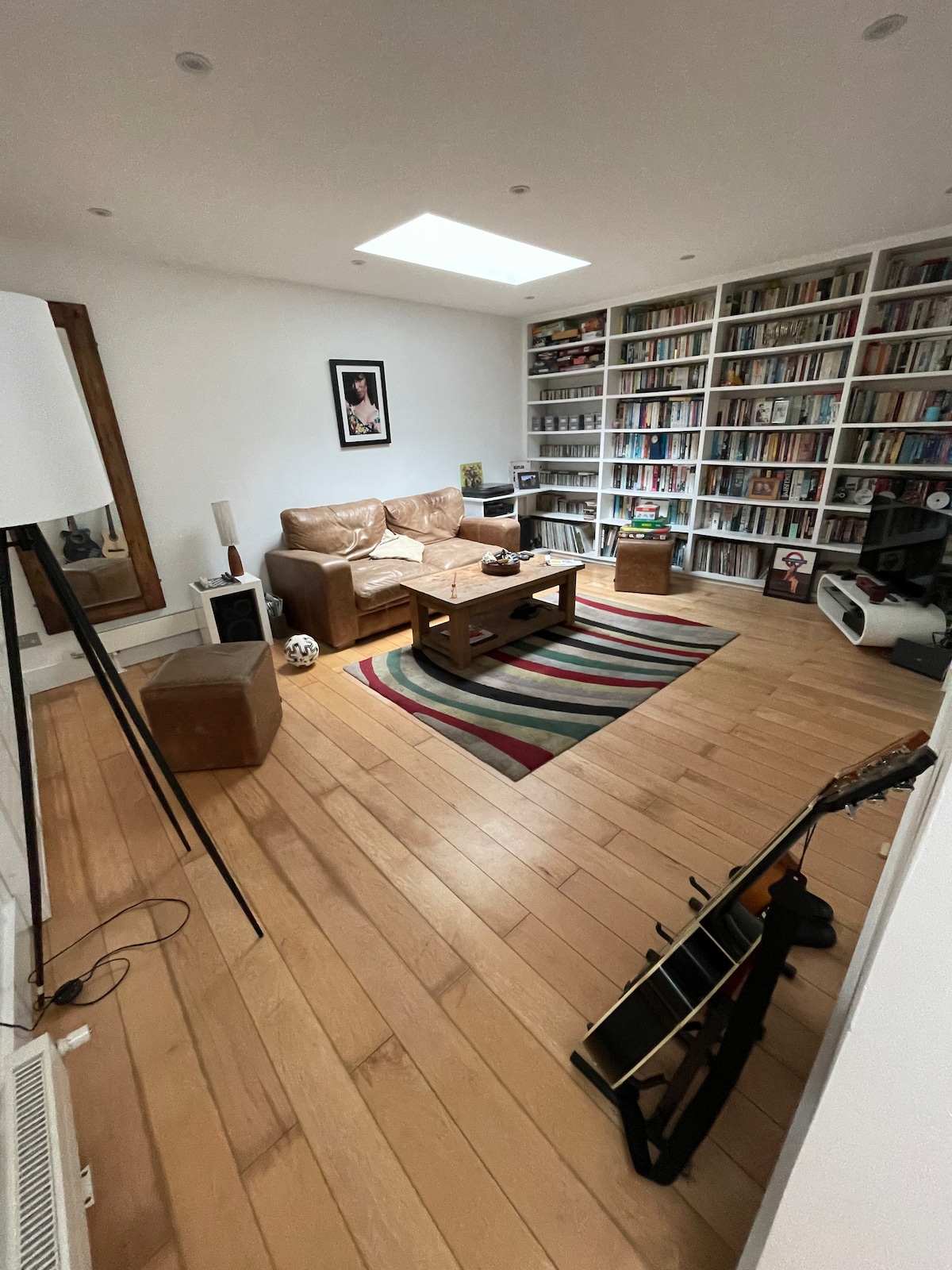 En-suite double bedroom in secluded Putney Mews