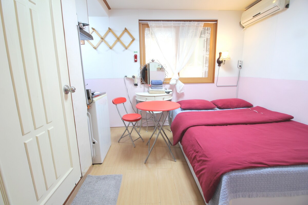 适合长期住宿的公寓，位于弘大/新村站
