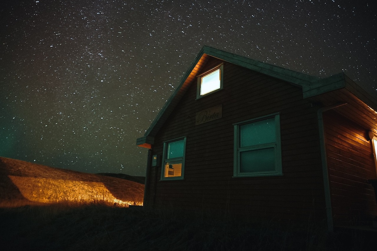 我们温馨舒适的小木屋。您完美的住宿体验。