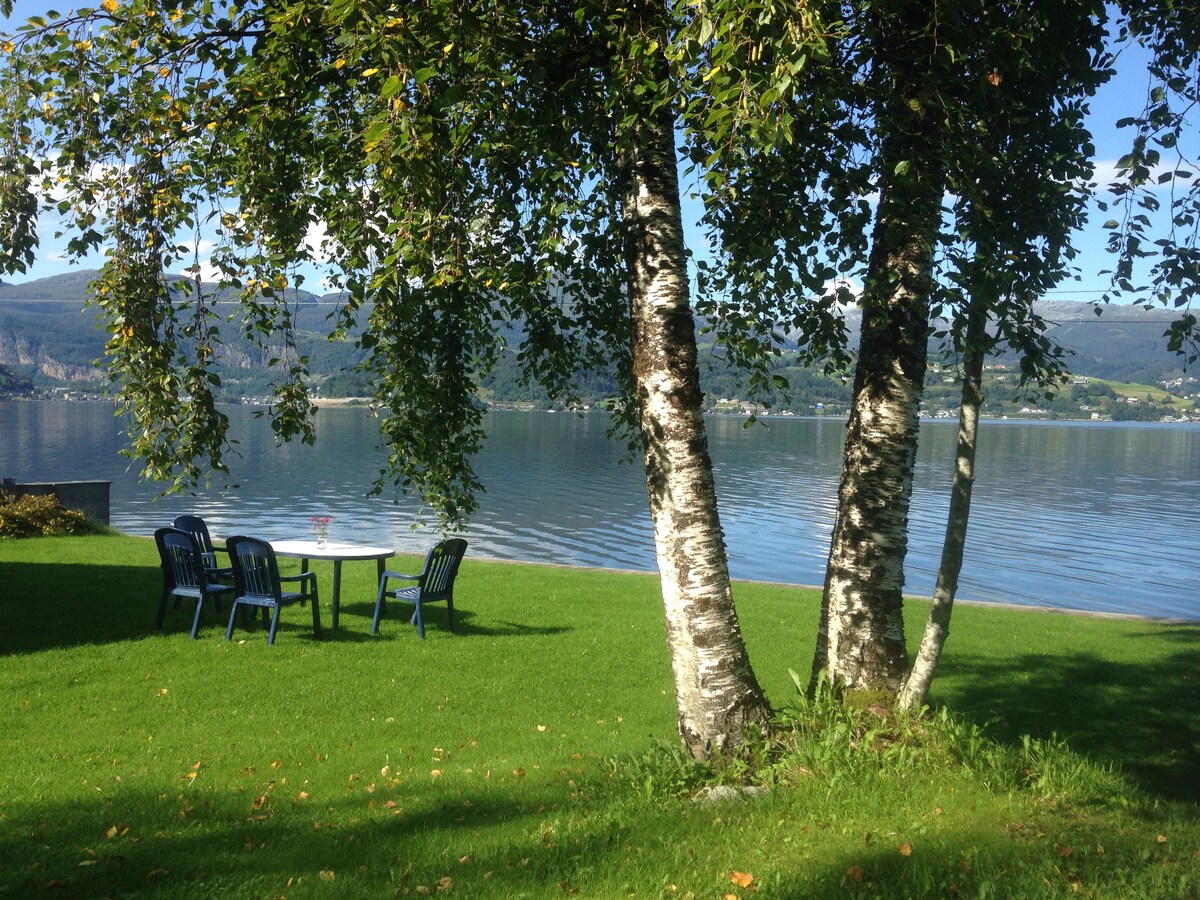 Hardangerfjord湖畔别墅（海滨平房）