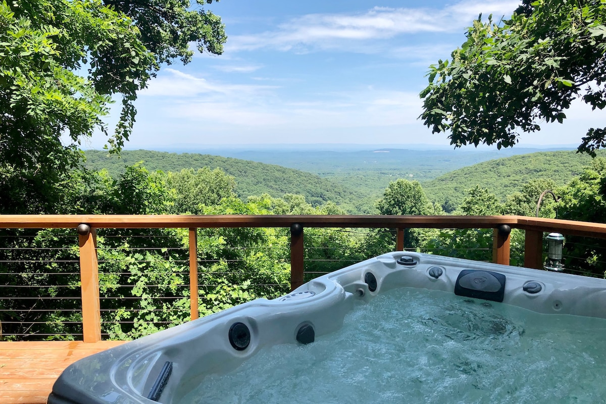 迷人的景色和热水浴池在山间度假胜地！
