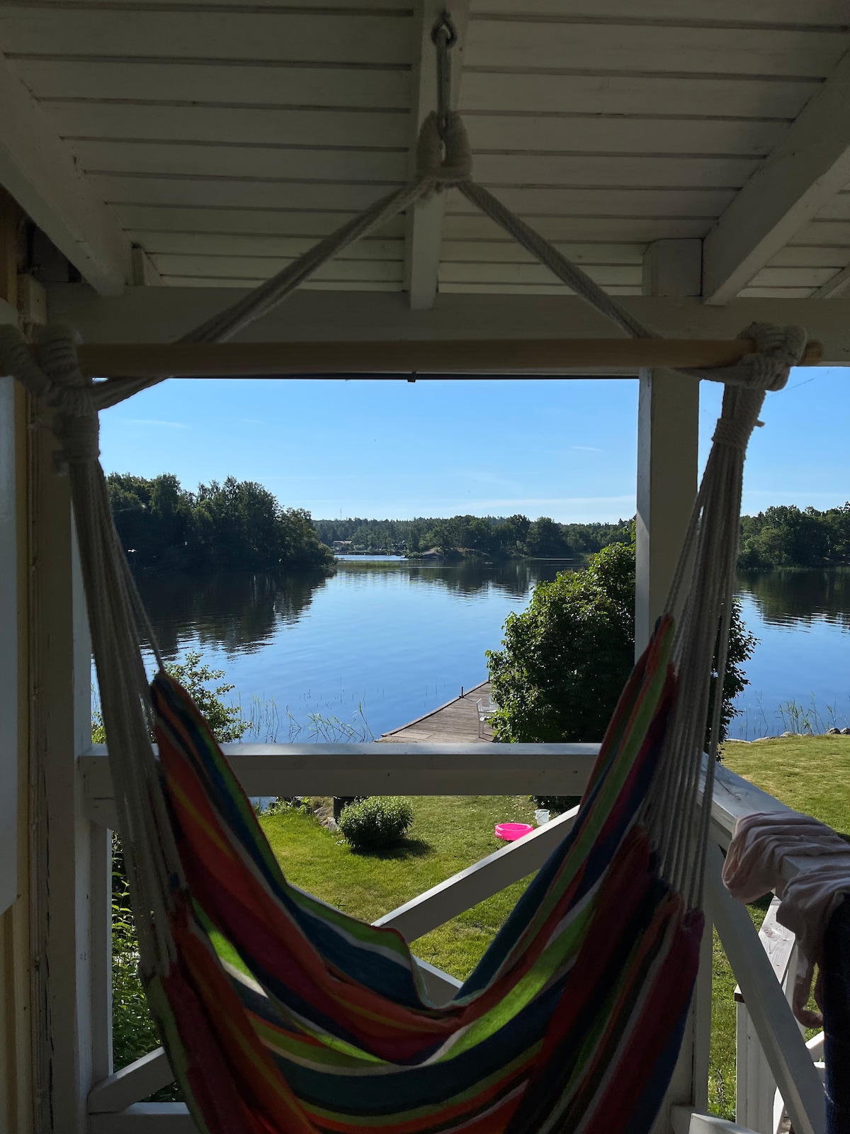 Idyllisk sjötomt vid Mälaren 1h från Sthlm