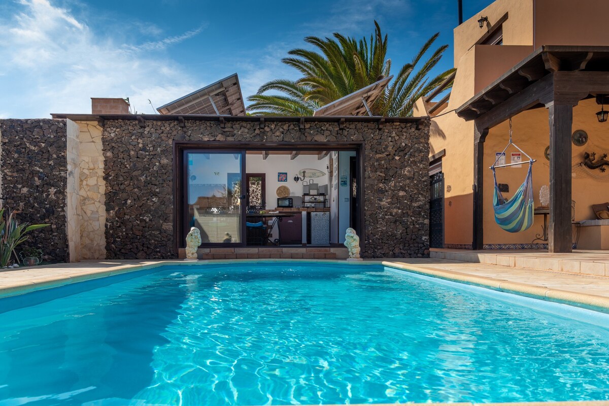 Private villa with  heated  pool in Fuerteventura!