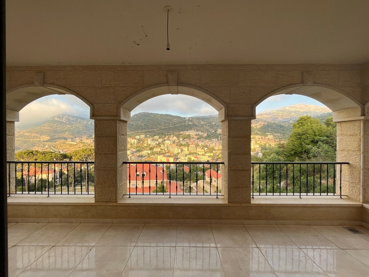 Furnished 4 bdr apartment in the heart of  Jezzine