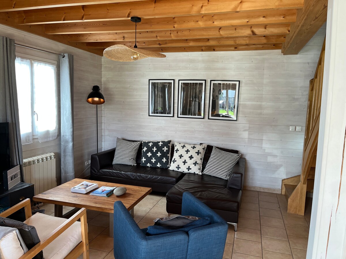 Lovely wooden house for rental on the “Opal Coast”