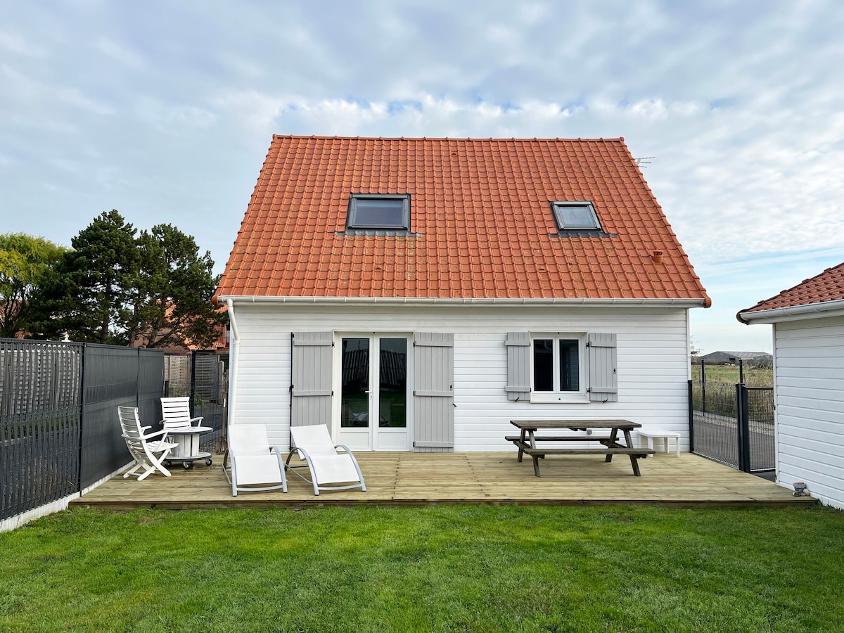 Lovely wooden house for rental on the “Opal Coast”