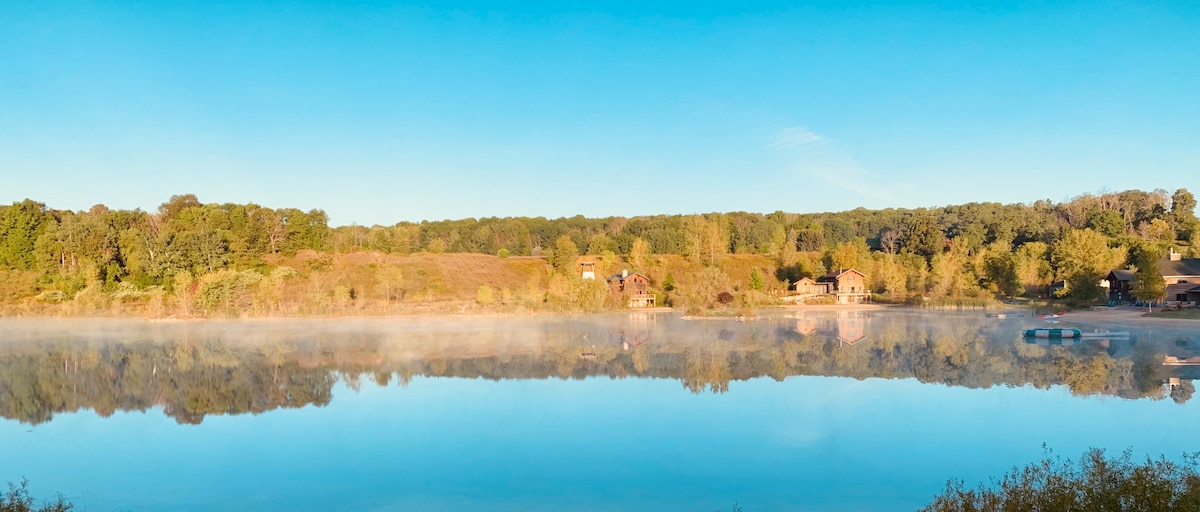 This is the place! Lakefront cabin for big family