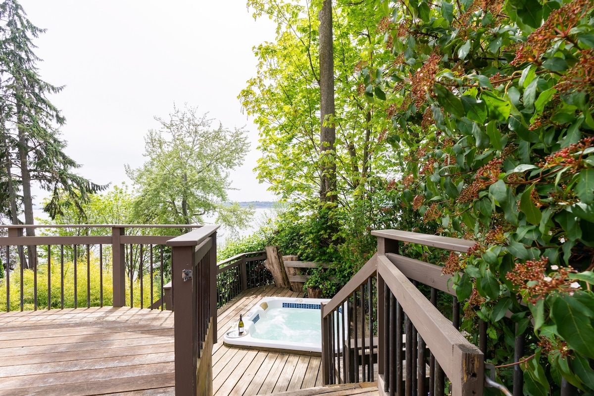 Vashon Waterfront Home with Amazing View