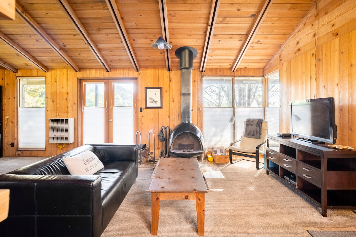 The Haven in Jenner - Private Pet Friendly Cabin