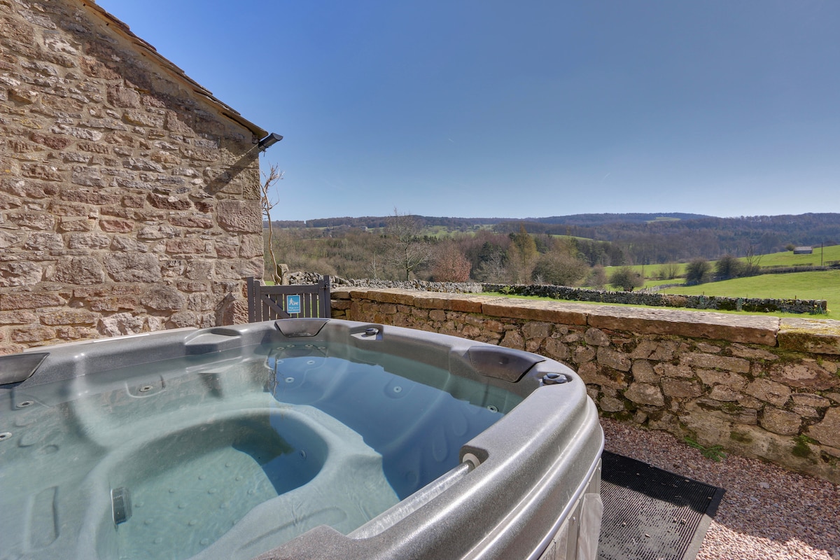 Peak  District National Park Chapel with Hot Tub